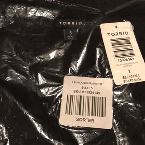 NWT Torrid size 5x black  Tee
